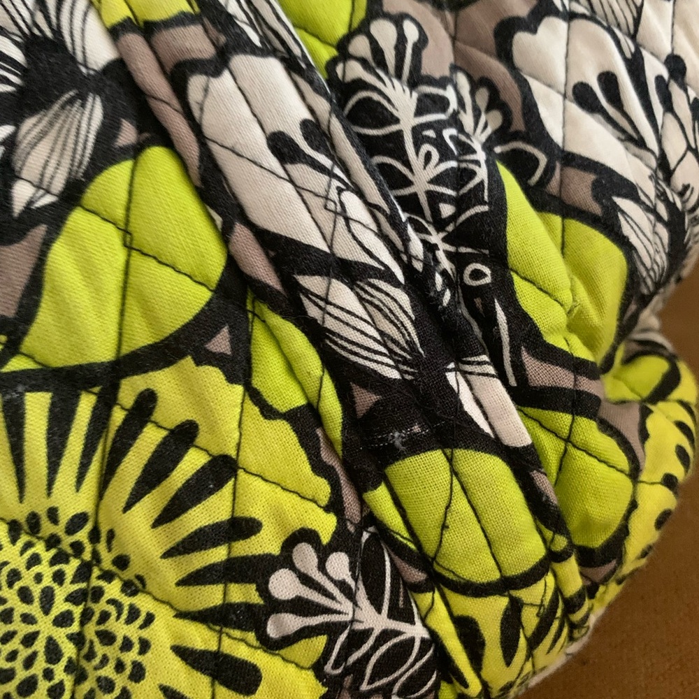 Good used condition Vera Bradley shoulder bag - Picture 7 of 11